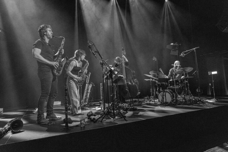 Gard Nilssen Acoustic Trio